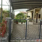 Lera בית הארחה פורץ